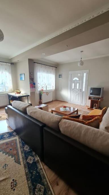 Your Home Away From Home! Gjirokastër 외부 사진